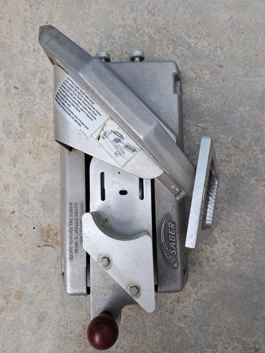 Машина за рязане на домати