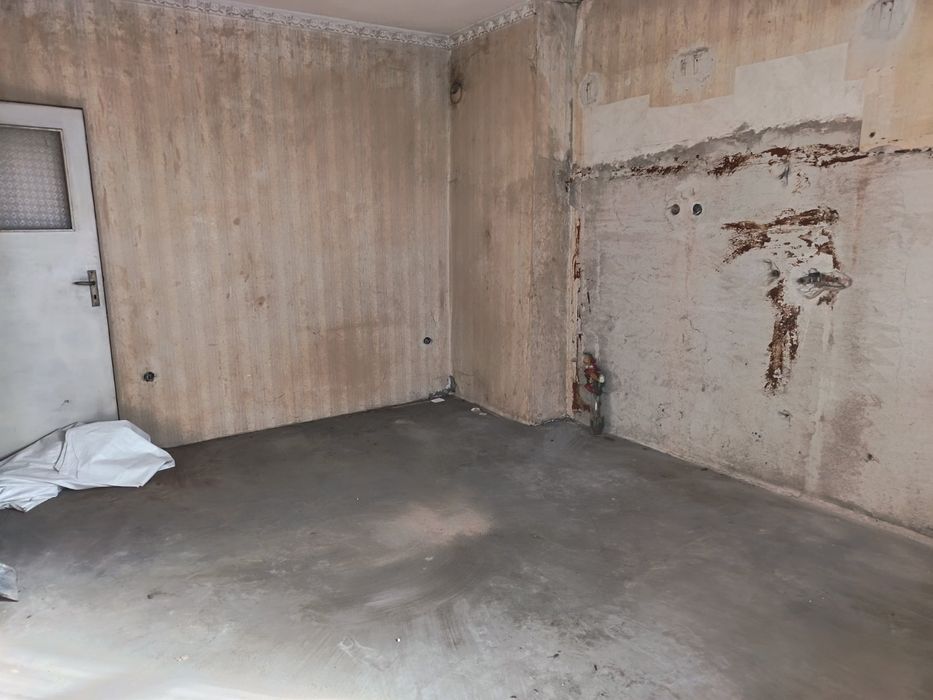 Чисти,изнася,извозва,подръжка,