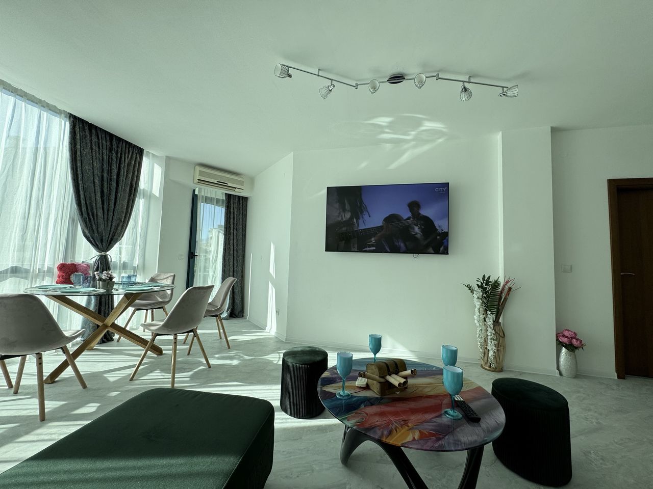 Продава се Двустаен апартамент в София, Орландовци - 90 кв.м за 1334 €/кв.м - Снимка #1