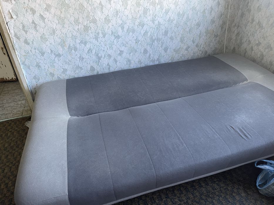 Диван клик клак,с ракла за съхранение!