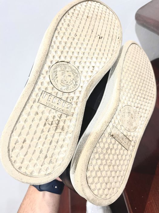 Versace versus кожени обувки