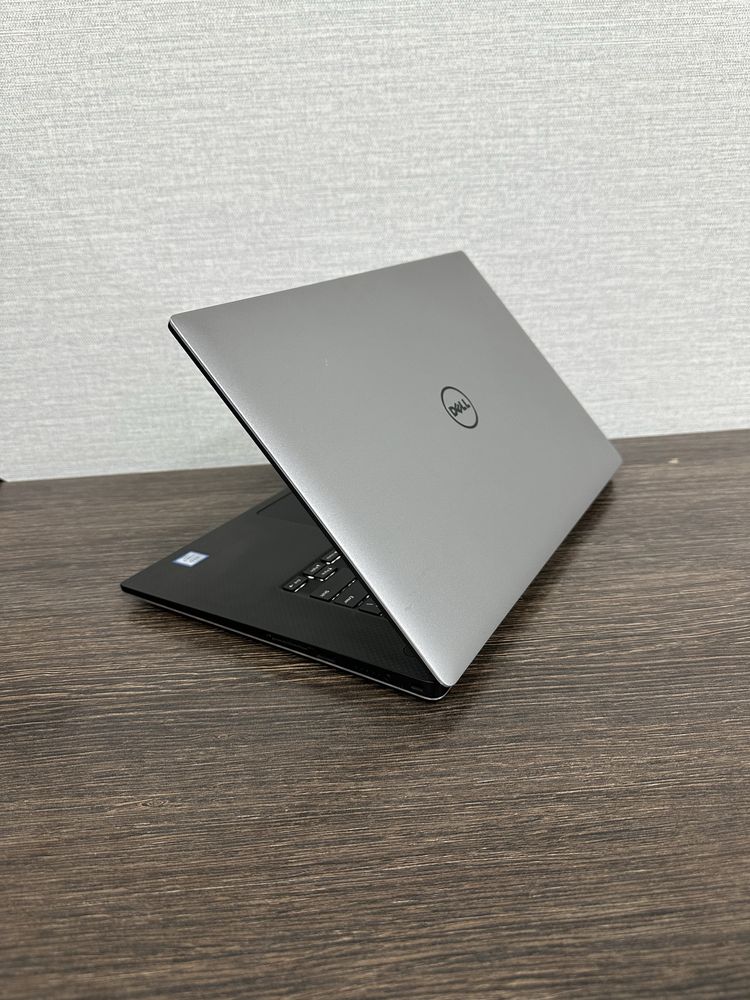 8-Ядерный Dell 5520 intel Core i7 15.6 Дюйм Full-HD IPS!