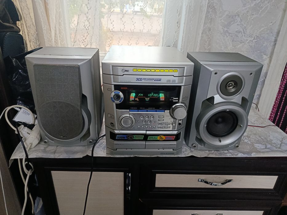 Продам музыкальный центр LG