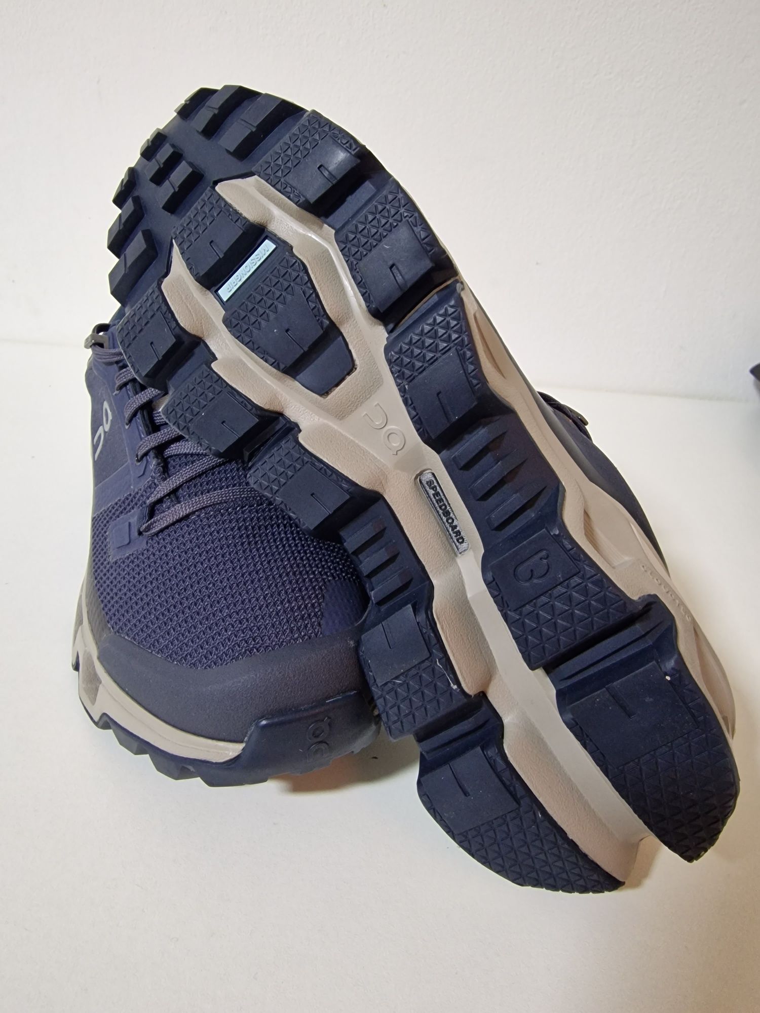 On Cloud Cloudwander waterproof adidasi trekking drumetii hiking trail