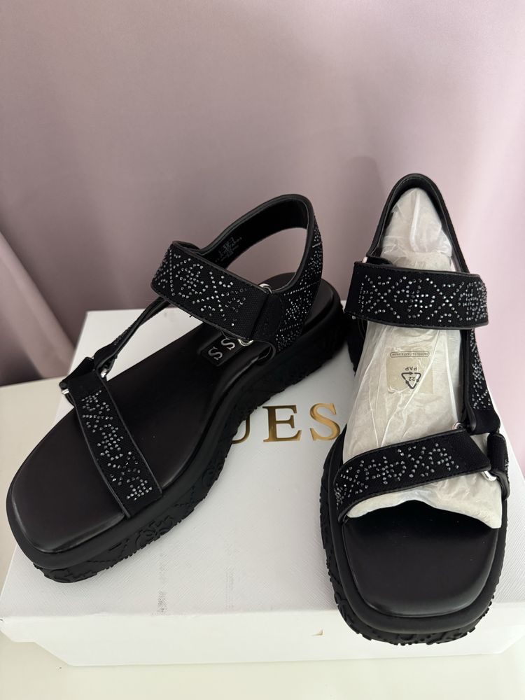 Дамски сандали Guess