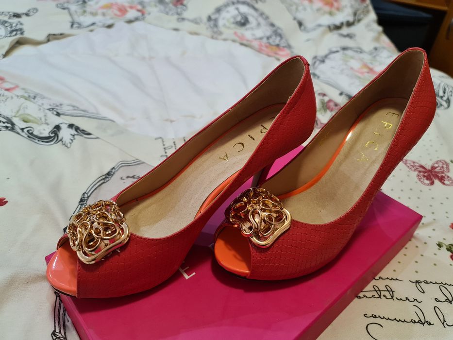 Vând pantofi noi piele Epica