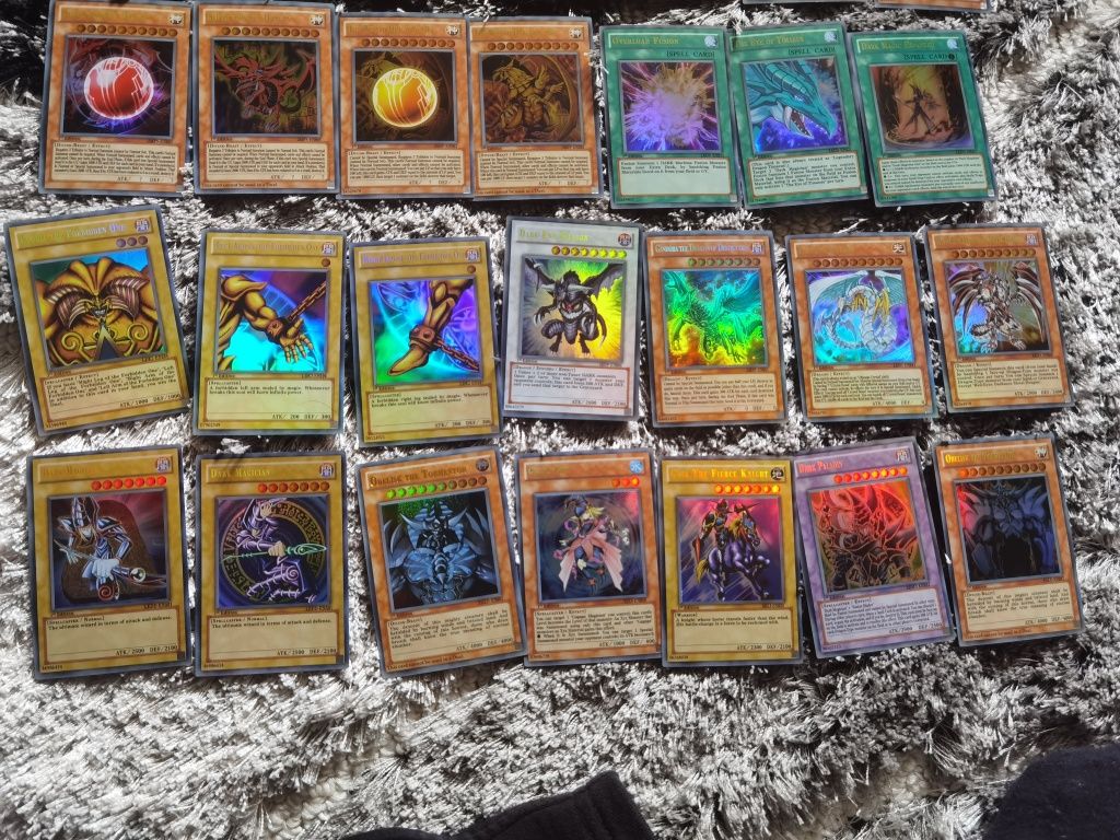 Cărți Yu Gi Oh + multe altele