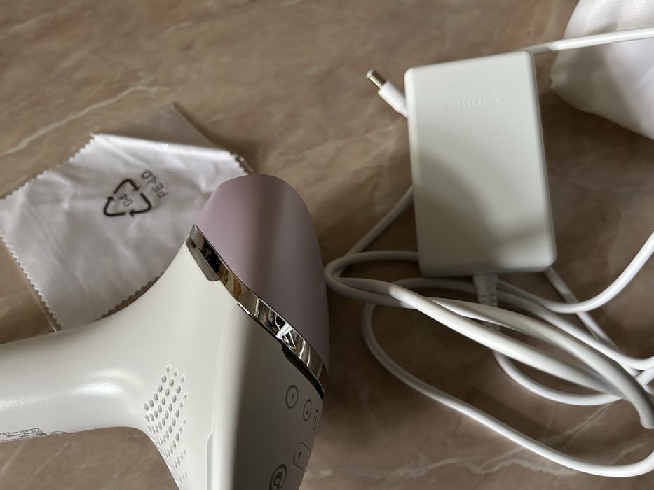 Epilator IPL Lumea Seria 8000 Sense IQ, NOU, Vand urgent