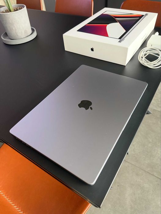 MacBook Pro M1. MAX. **SE EMITE FACTURA.  16". 32 Gb. 1 TB. Space Gray