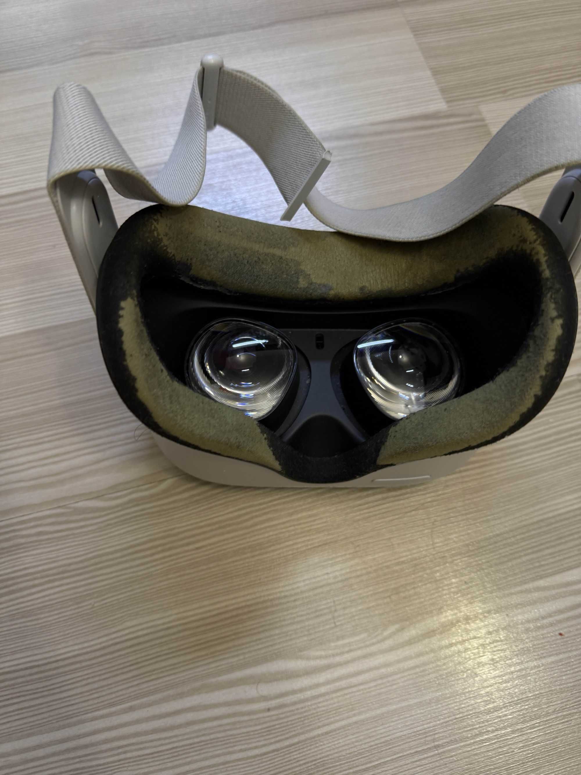 Quest 2 128 gb, Necesită alt strap și face mask.
