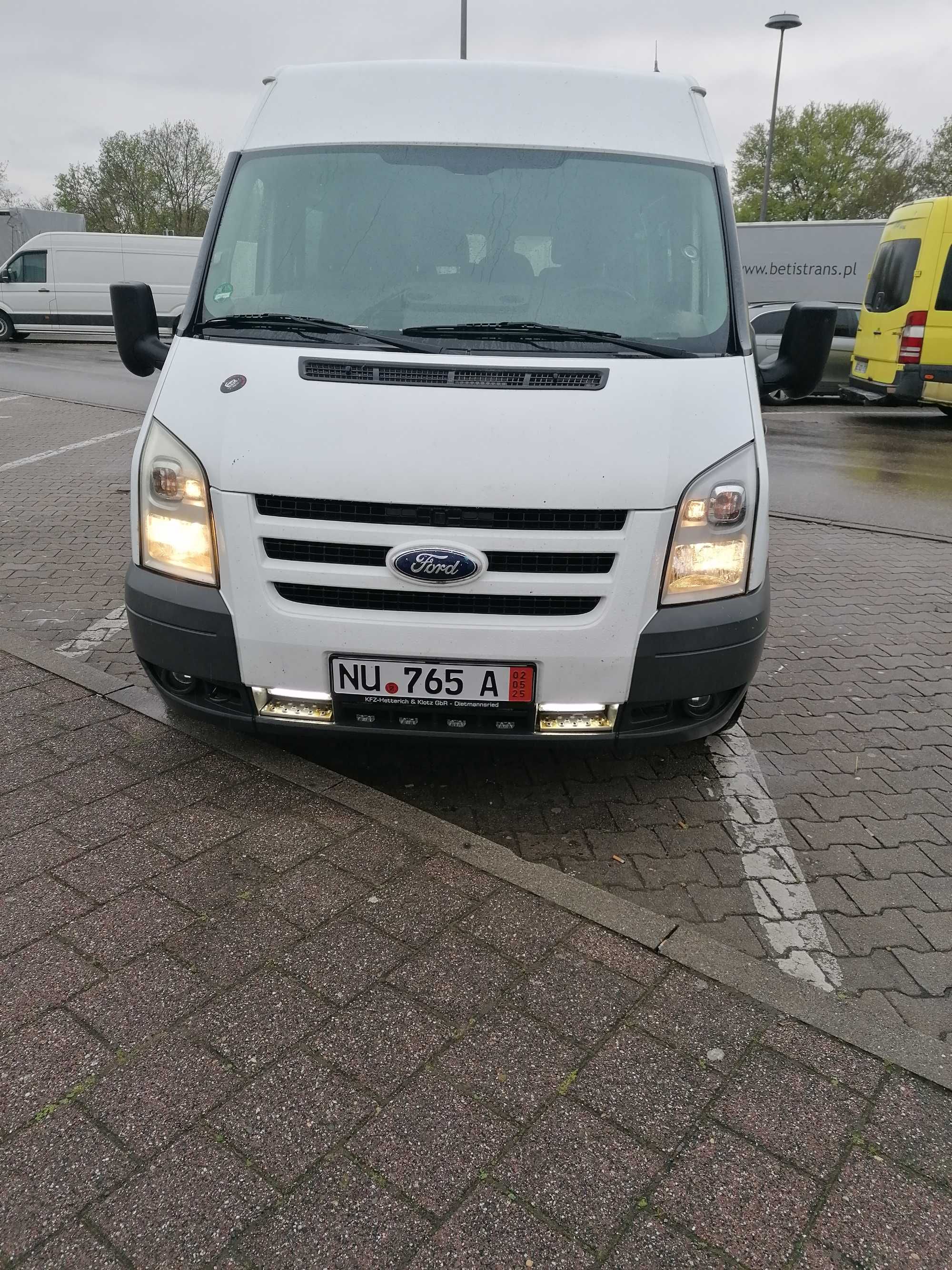 Ford transit 8 +1 2009