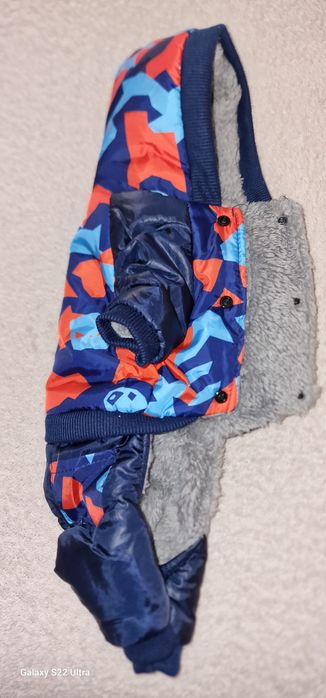 Продавам топла зимна дреха за кученце