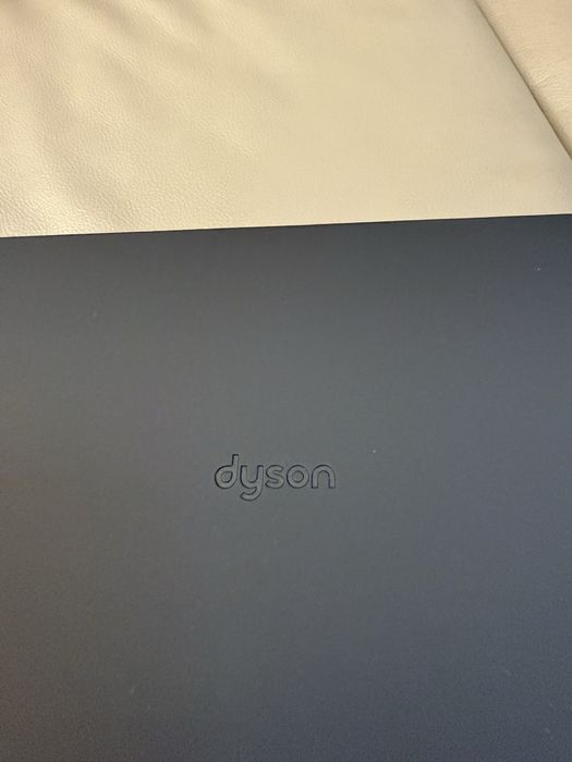 Dyson Airstrait кутия