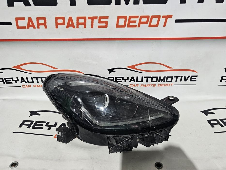 Far dreapta led Maserati Grecale