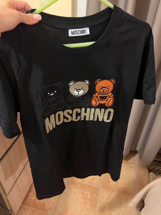 Тениски като нови,обличана са веднъж.