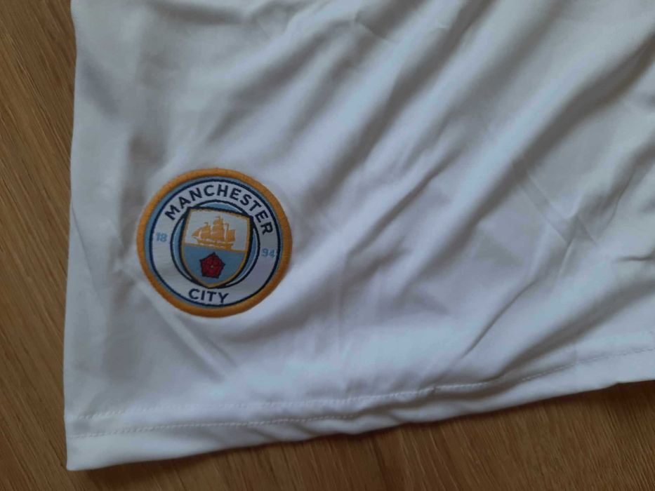 Нов детски футболен екип на Манчестър сити / Manchester City /