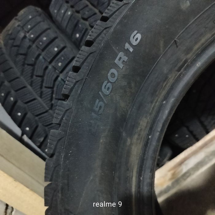 Зимние шипованные шины на 215/60/16