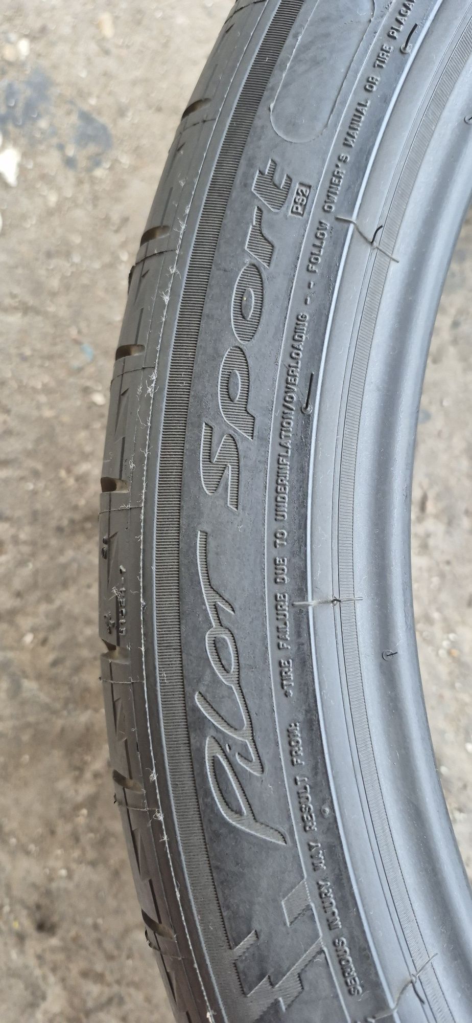 2 anvelope vara noi Michelin 245/35/20.Pretul este pe bucata