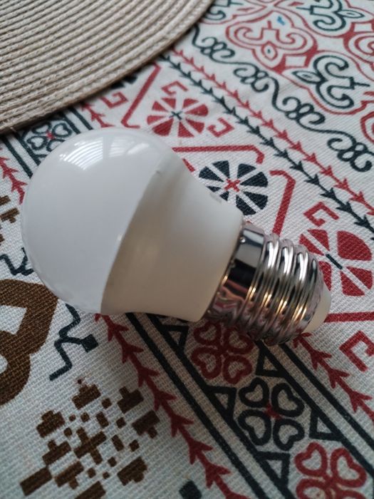 Продам люстру пятирожковую