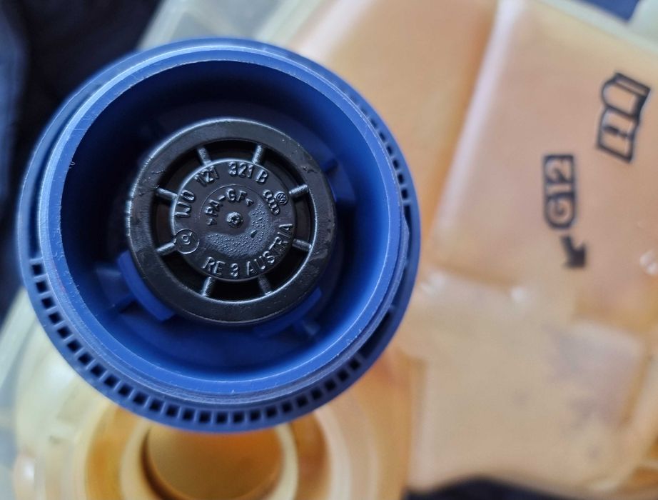 Vas de expansiune/lichid racire antigel buson rezervor apa Passat B5.5