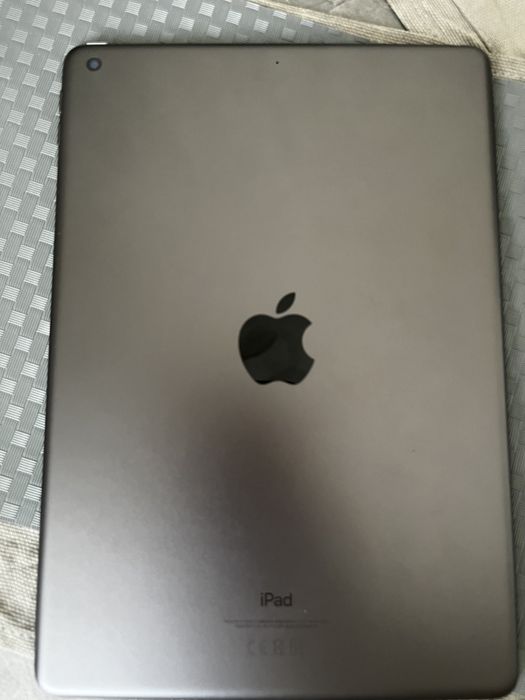 Продам Ipad 9 поколения 2021 года