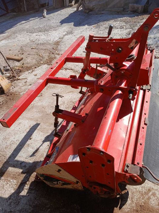 Vând freza agricola