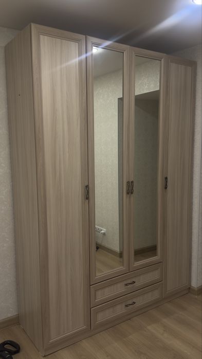 Шкаф в прихожую или спальню