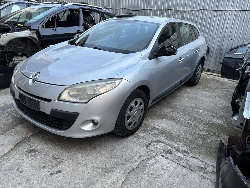 Dezmembrez renault megane 3  break 1.5 dci euro 5  66 kw  90cp