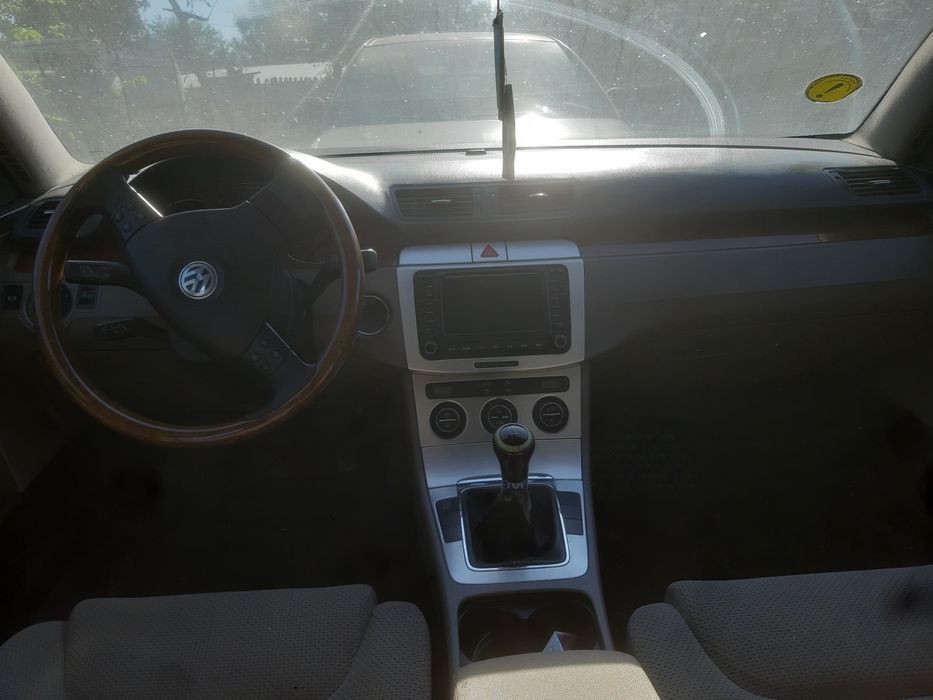 Vând Volkswagen passat  B6