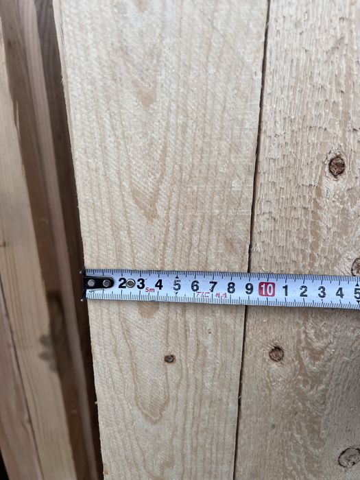 Pol uchun taxta sotiladi.