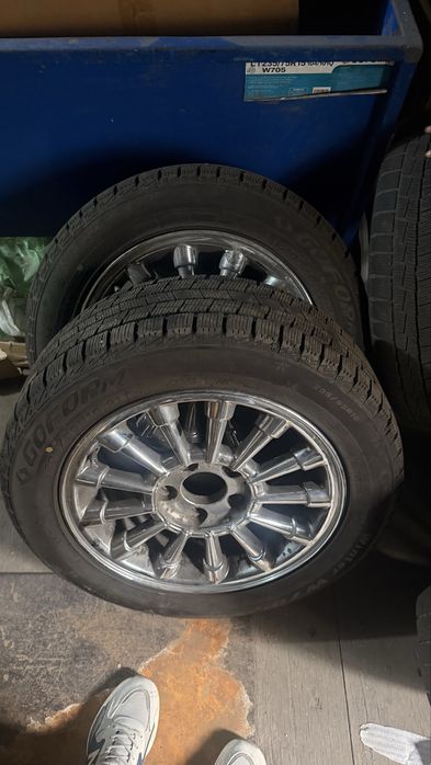 Продам диски на бмв с резиной всесезонка