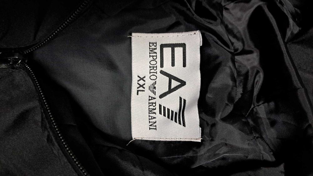 Geaca Armani, Cod QR,Calitate Premium,Marimea XXL,Material Impermeabil