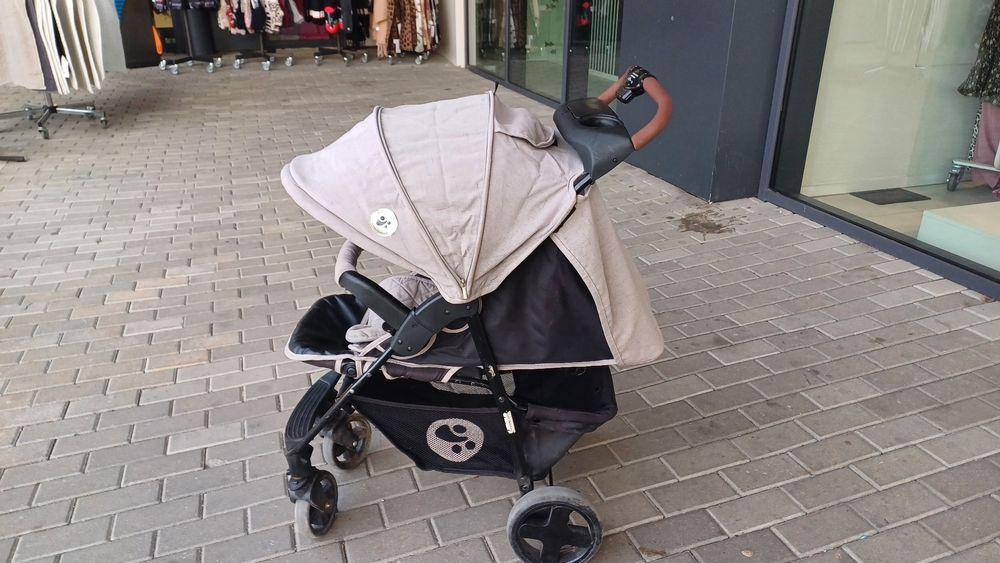 Лятна количка с голям сенник