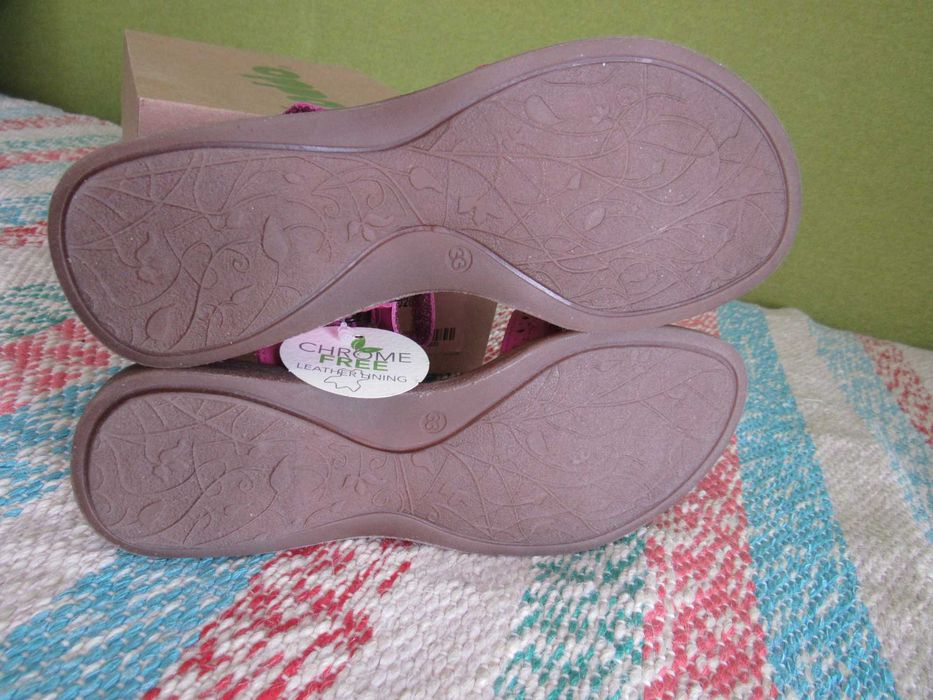 Sandale noi Froddo Fuxia, 21cm are partea din piele a talpii