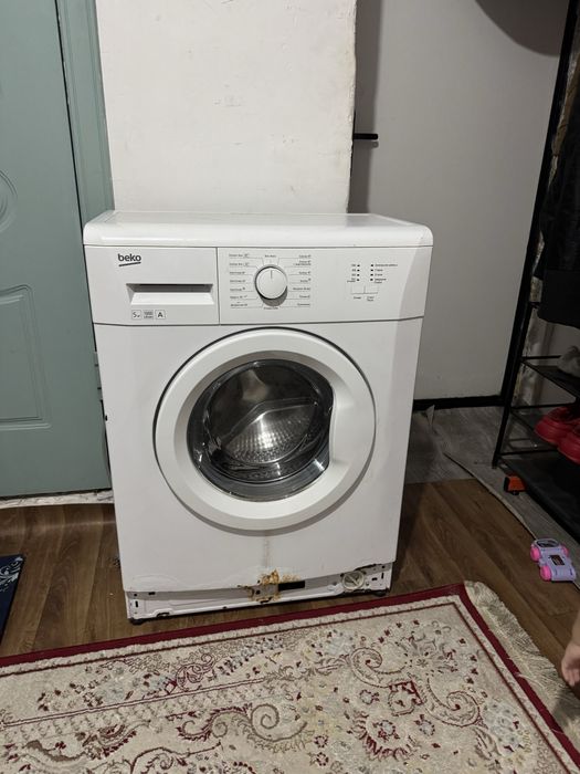 рабочий стиральная машина