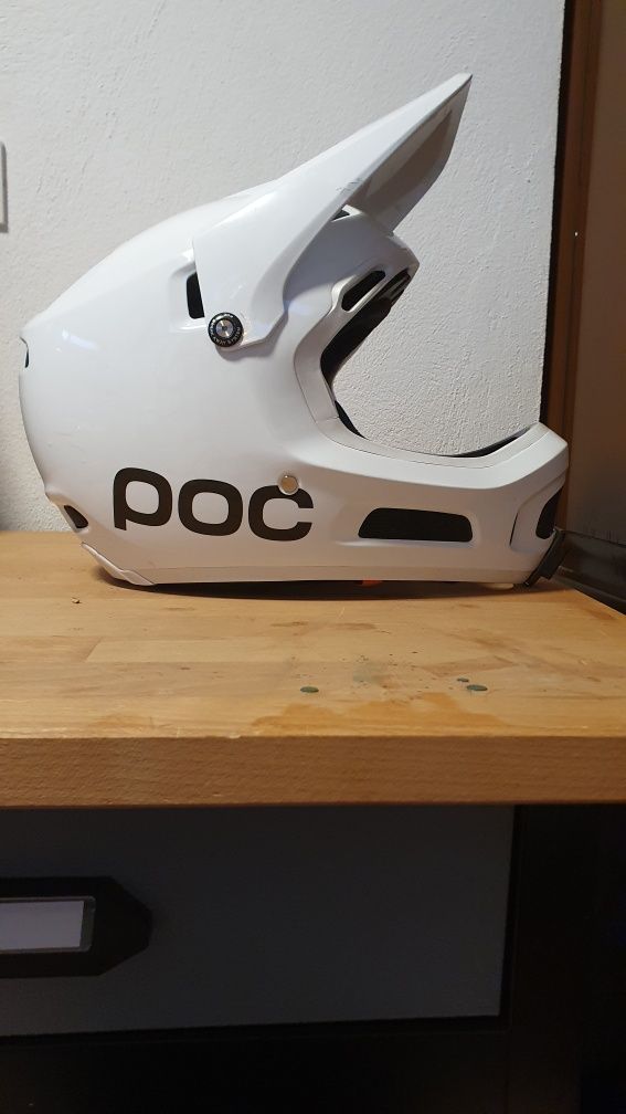 Vând cască Poc coron air mips aproape nouă
