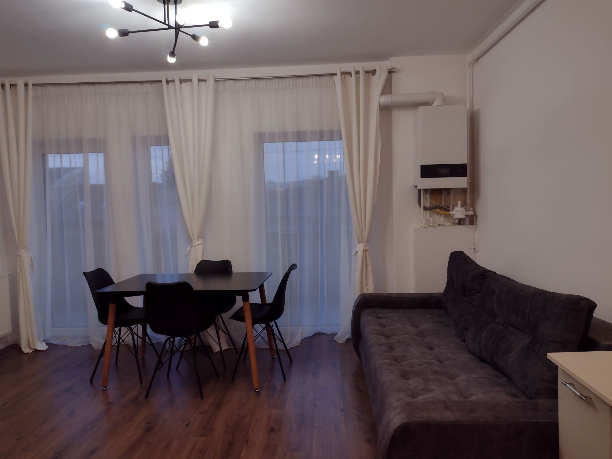 Închiriez apartament strada Fabricii
