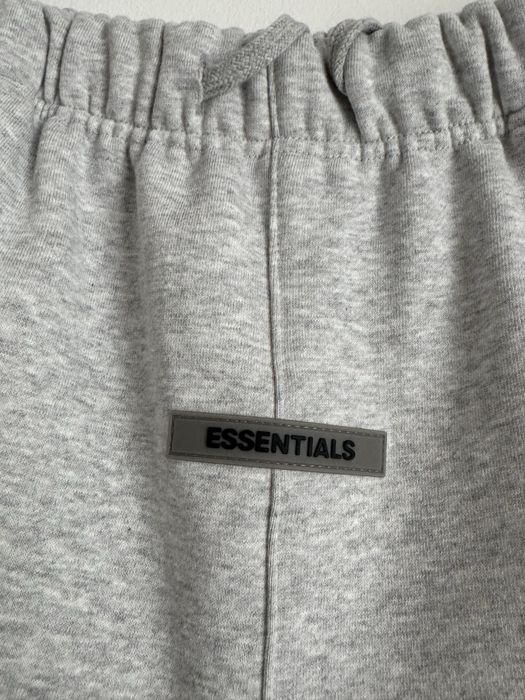 Pantaloni Essentials