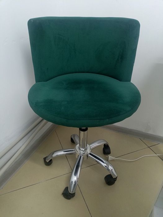 Продам стол и стул для маникюра