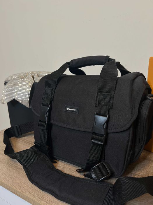 НОВА Чанта за Фотоапарат и Обективи Amazon Basics
