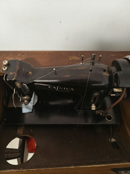 Mașină de cusut casnica super Cugir. Stare perfecta de functionare