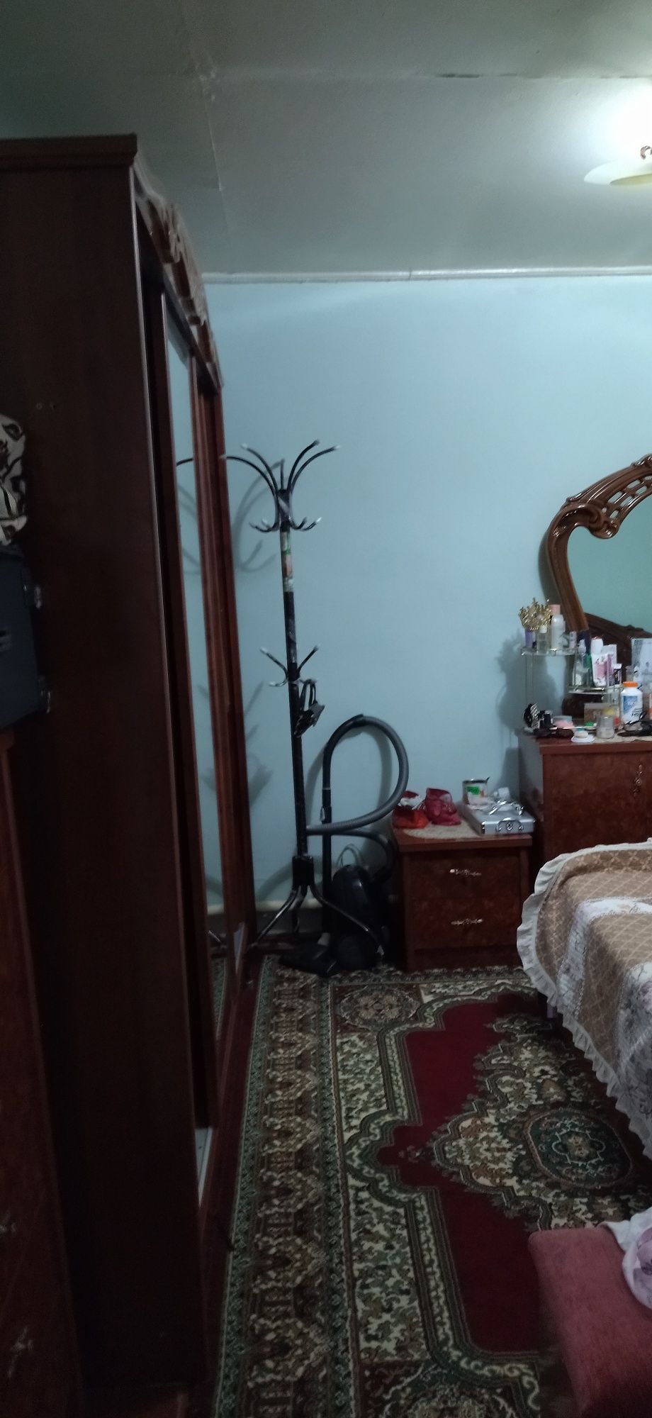 Геофизика.4-соток срочно продаётся дом.