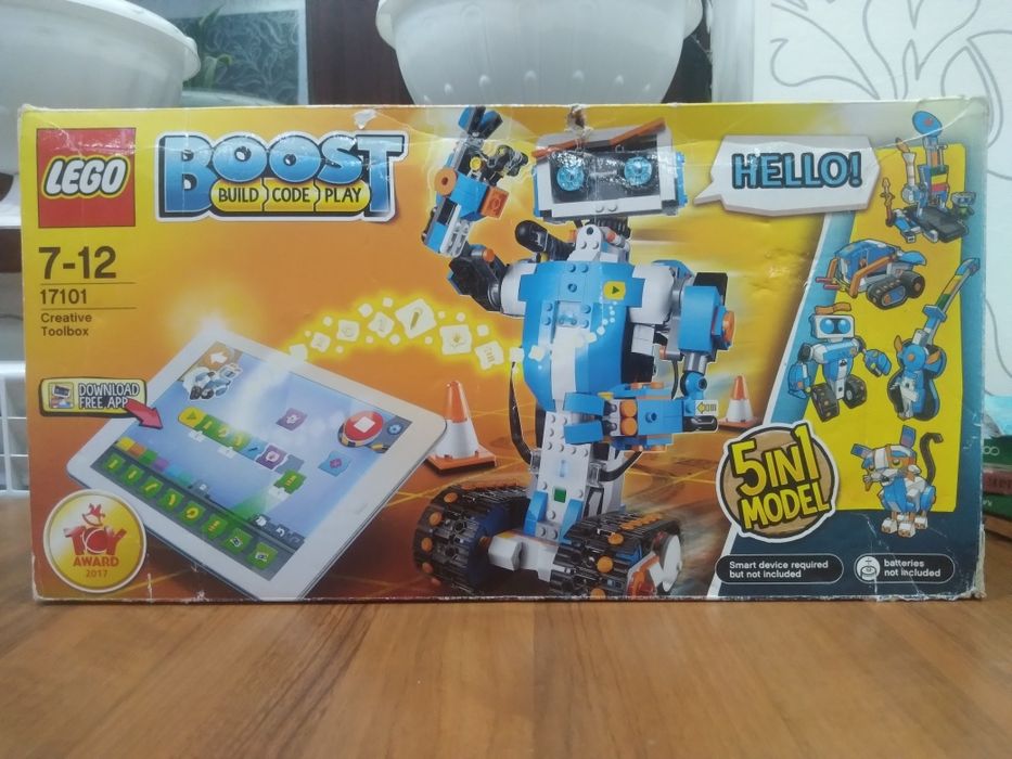Lego Boost (17101).