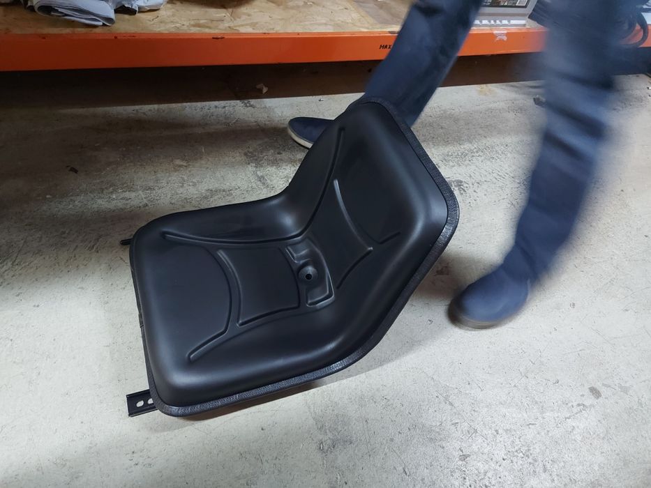 Scaun tractor japonez iseki, macara forestiera, motocultor,bobcat