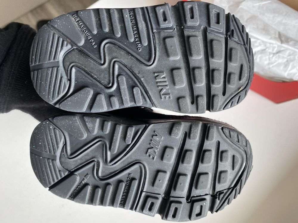 Детски маратонки NIKE…