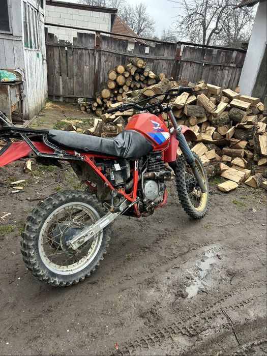 Vand honda xr 600 motorul nu mai fost pornit de un an