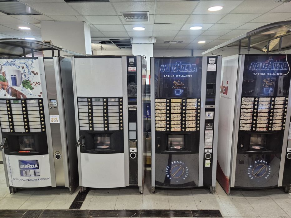 Вендинг машини Зануси Зенит капсули Лаваца и зърна