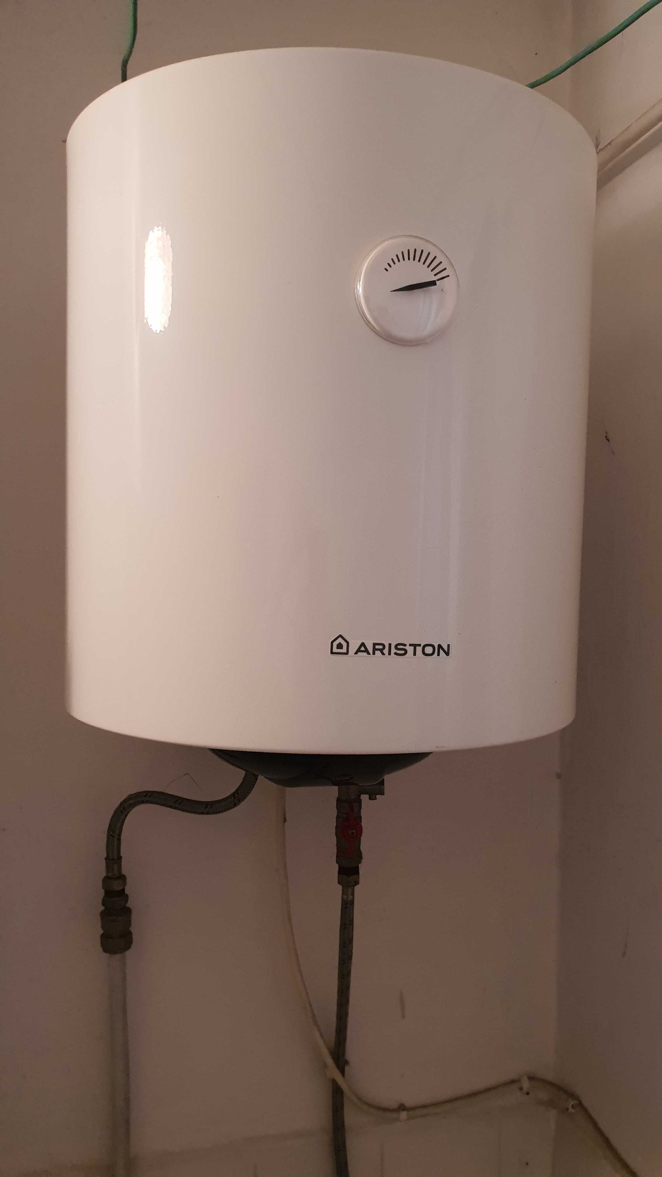 Boiler electric Ariston.