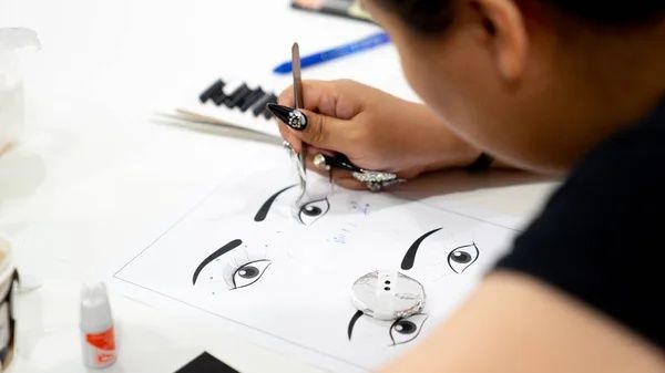 Курсы наращивания ресниц,маникюр,педикюра,ПМ бровей и губ.