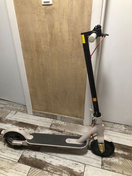 Електрически скутер Xiaomi Mi Electric Scooter